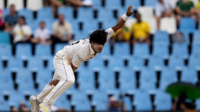 Pakistan Vs South Africa Live Cricket Score, 1st Test Day 4: PAK Bowlers Hunt For Wickets; RSA 269 & 144/7 (50.4)