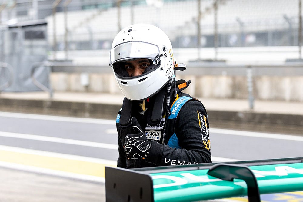 | Photo: Luna Maas and Micheal Furmann for Akshay Gupta Media Team : ADAC Nurburgring Langstrecken-Series