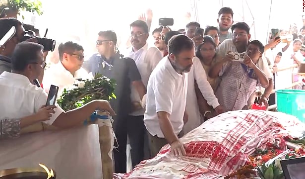 Rahul Gandhi Arrives In Guwahati To Pay Tribute To Zubeen Garg