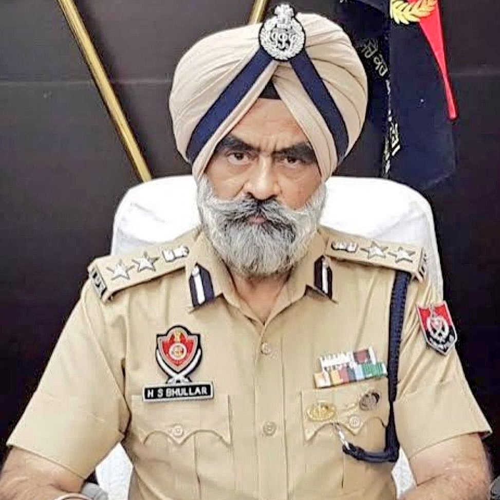 X.com : The CBI arrested Bhullar at his Mohali office after laying a trap. He was caught accepting a bribe of Rs 8 lakh