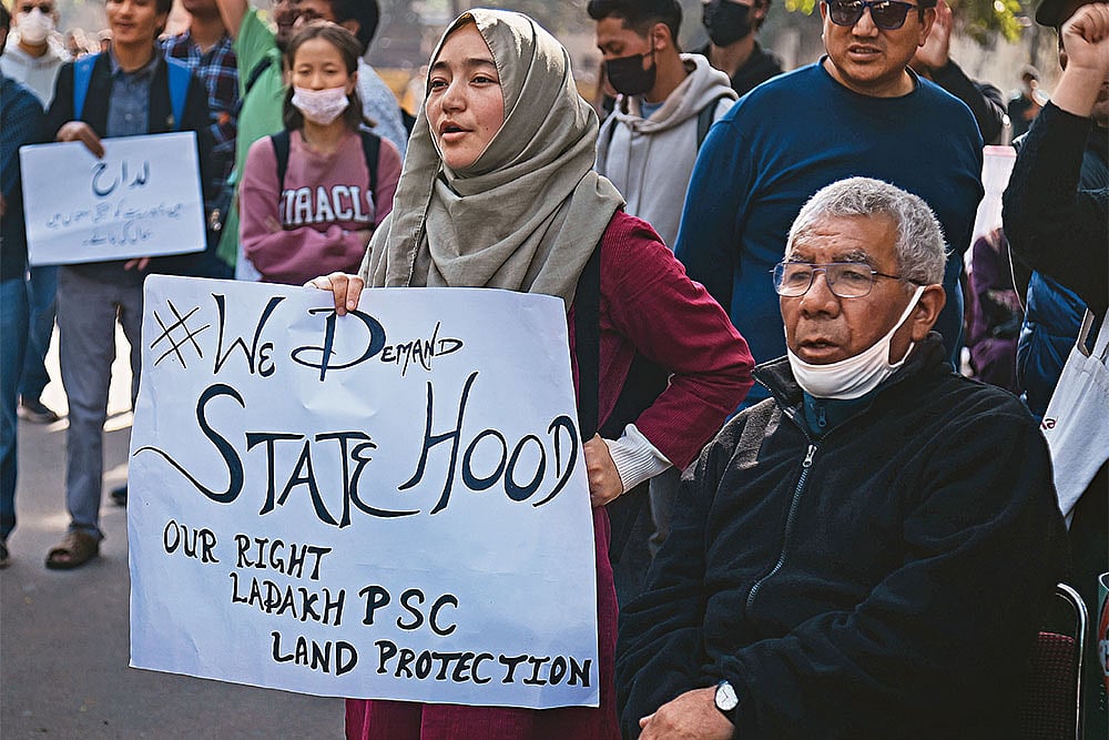 | Photo: Imago : Pleas for Statehood: Protesters at 
a rally for Ladakh