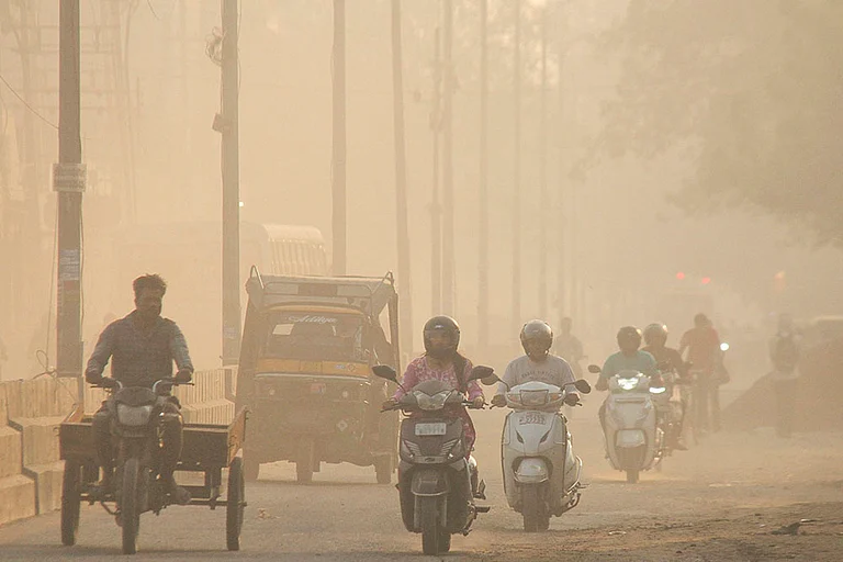 Delhi-NCR air quality worsens - | Photo: PTI