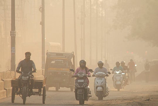 Delhi NCR Weather Update: Hazardous Air Quality and Temperature Decline Alert