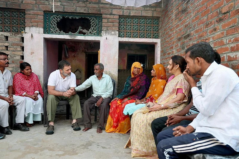 Rahul Gandhi Meets Family of Dalit Man Lynched in Raebareli