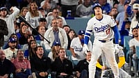 AP/Mark J. Terrill : Los Angeles Dodgers' Shohei Ohtani watches his home run against the Milwaukee Brewers