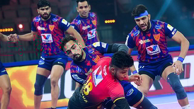PKL 12: Alireza Mirzaian’s Super 10 Powers Bengaluru Bulls To Victory Over Dabang Delhi 33-23
