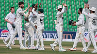 | Photo: AP/K.M. Chaudary : Pakistan vs South Africa 1st Test Day 4