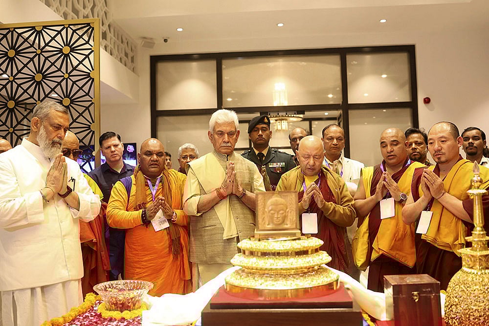 Buddha relics return to India from Russia