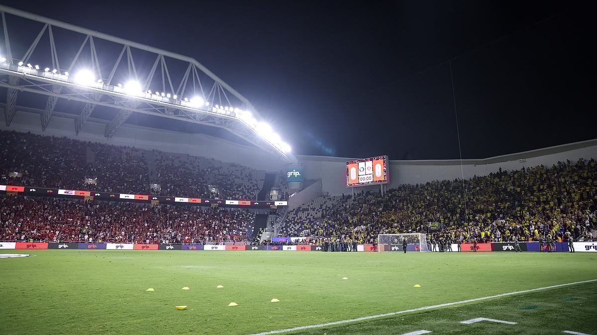X/MaccabiTLVFC : Tel Aviv Derby 2025: The game on Sunday at the Bloomfield Stadium was eventually abandoned out of concern for public safety, police said.