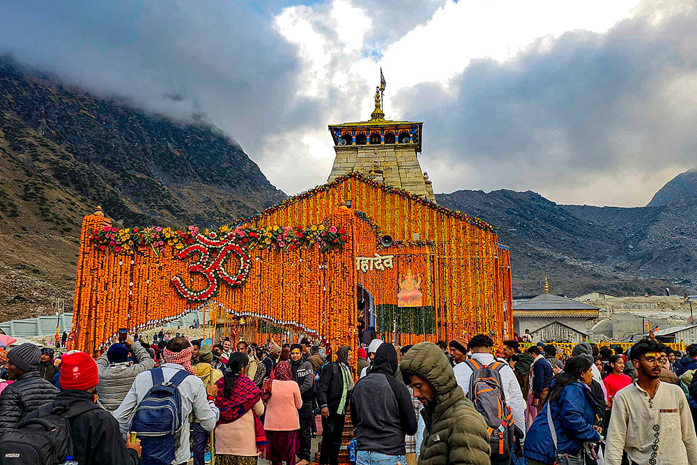 People offer prayers at Kedarnath shrine