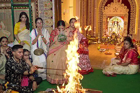 WB CM Mamata Banerjee at Goddess Kali prayers