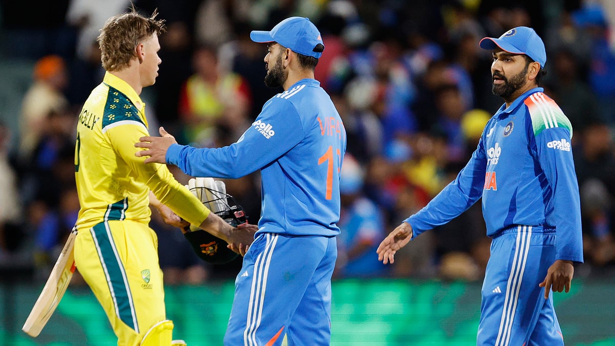 | Photo: AP/James Elsby : Australia's Cooper Connolly, left, shakes hands with India's Virat Kohli following the one day international cricket match between Australia and India in Adelaide, Australia, Thursday, Oct. 23, 2025.