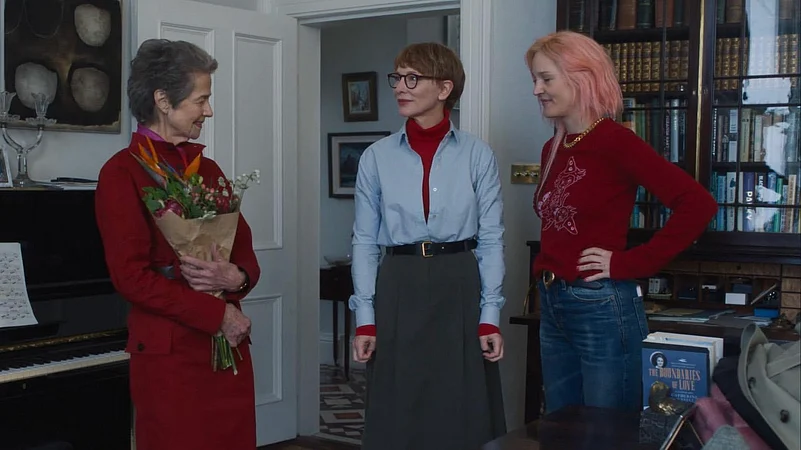 A still from Father Mother Sister Brother (2025)