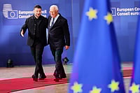 Francois Walschaerts/AP : Ukraine's President Volodymyr Zelenskyy, left, and European Council President Antonio Costa arrive for an EU Summit at the European Council building in Brussels, Thursday, Oct. 23, 2025.