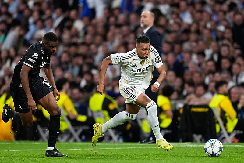UEFA Champions League football match Real Madrid Vs Juventus_Pierre Kalulu, Kylian Mbappe