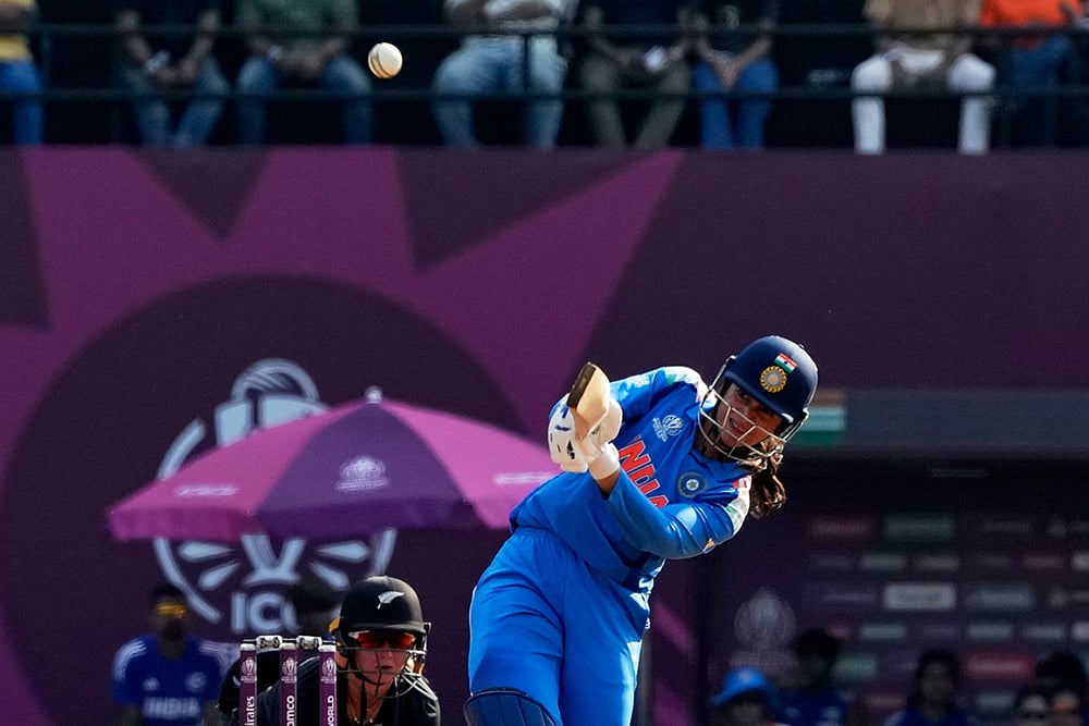 India Womens Cricket world cup 2025 IND-W vs NZ-W ODI match photos_Smriti Mandhana