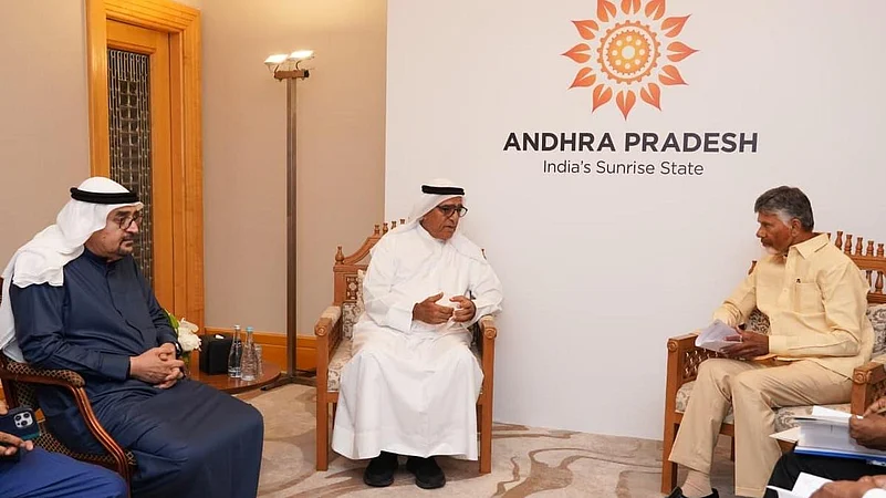 CM N. Chandrababu meeting with Sharaf Group vice-chairman Sharafuddin Sharaf in Dubai
