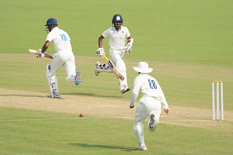 Ranji Trophy 2025-26 Bengal vs Gujarat Ranji Cricket Day 1_ Abhimanyu Easwaran