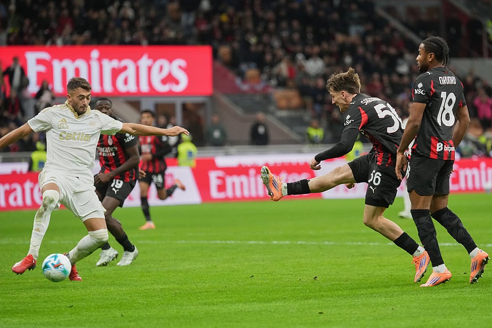 Italy Serie A soccer 2025-26 AC Milan and Pisa football match_Alexis Saelemaekers