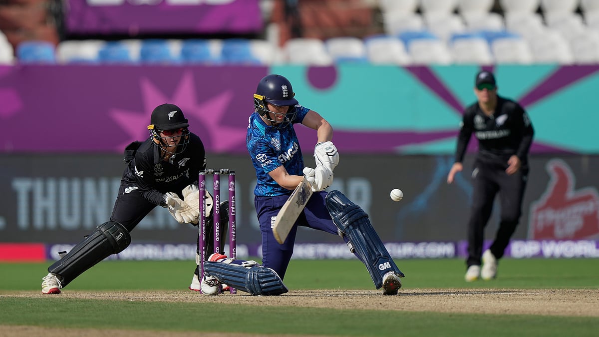 | Photo: AP/Mahesh Kumar A. : England's Amy Jones plays a shot during the ICC Women's Cricket World Cup match between England and New Zealand at ACA–VDCA Cricket Stadium in Visakhapatnam, India, Sunday, Oct. 26, 2025.