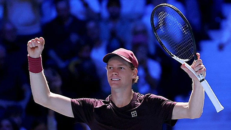 Jannik Sinner celebrates his win over Alexander Zverev - null