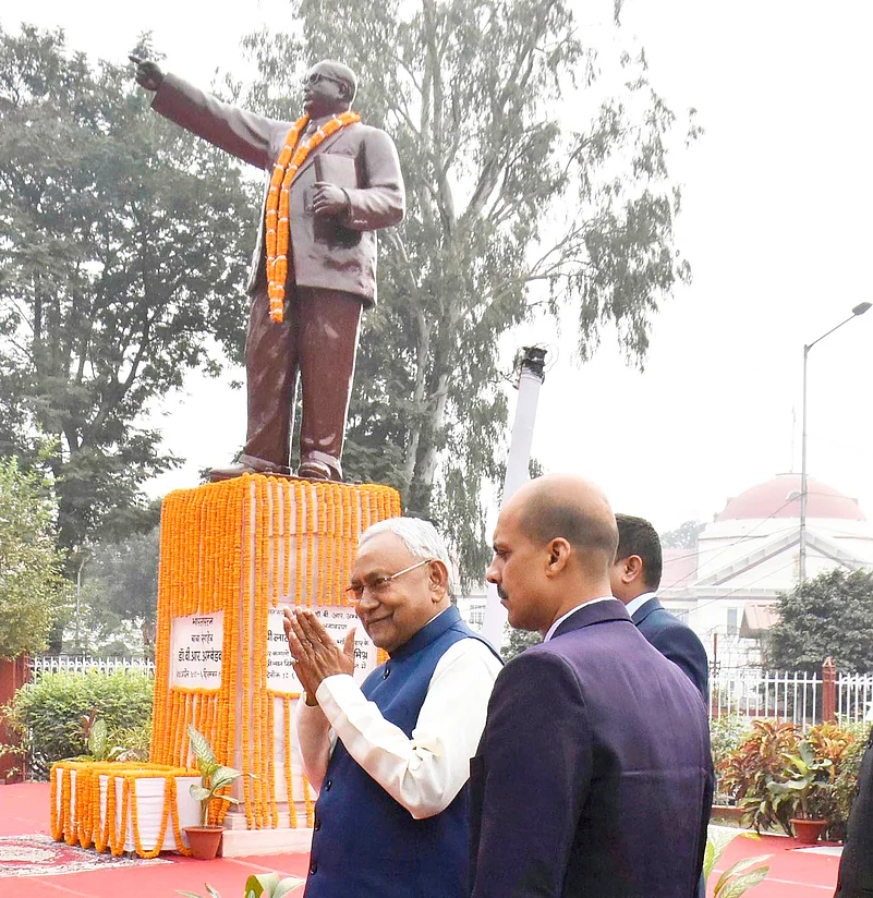 Bihar Chief Minister Nitish Kumar pay tribute to Dr. Bhimrao Ambedkar