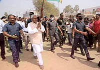 IMAGO / Hindustan Times : Bihar Chief Minister Nitish Kumar interacts with people on March 17, 2022 in Harnaut, India. (Photo by Santosh Kumar Hindustan Times) Bihar Politics And Governance