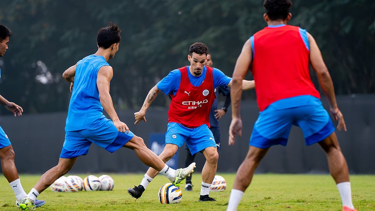 | Photo: X/MumbaiCityFC : Mumbai City FC players in training in Goa ahead of the AIFF Super Cup 2025 match against SC Delhi on October 27, 2025.