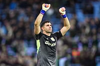 Aston Villa 1-0 Man City, PL: AVFC Beat MCFC At Villa Park | Photo: Mike Egerton/PA via AP : Aston Villa goalkeeper Emiliano Martinez celebrates in front of the fans following victory in the English Premier League match between Aston Villa and Manchester City, in Birmingham, England.