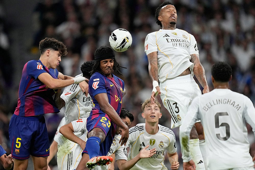 Spain soccer La Liga 2025-26 El Clasico Real Madrid Vs FC Barcelona_Jules Kounde 