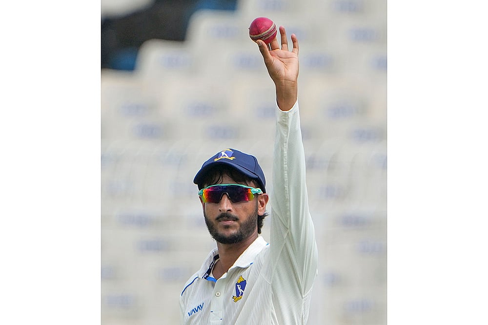 Ranji Trophy Cricket 2025-26 Bengal vs Gujarat - Day 3 photos_Shahbaz Ahmed