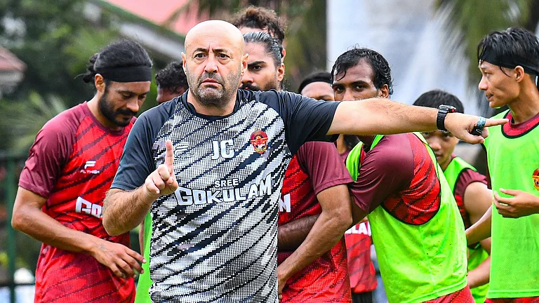 Gokulam Kerala manager Jose Hevia in training with his players in Goa ahead of the AIFF Super Cup 2025 match against Punjab FC on October 27, 2025. - | Photo: X/GokulamKeralaFC