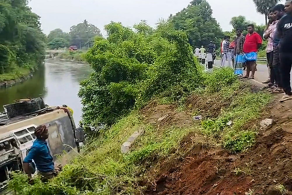 Bus overturned in Tiruchirappalli