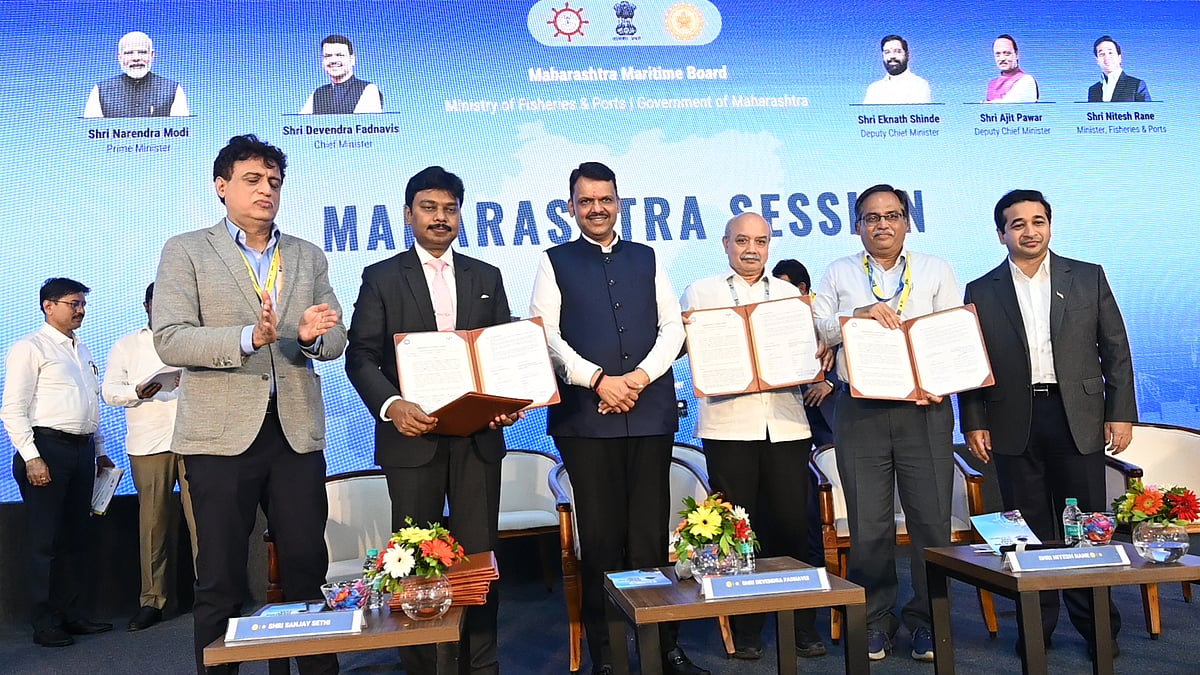 Maharashtra Chief Minister Devendra Fadnavis graced the MoU signing ceremony