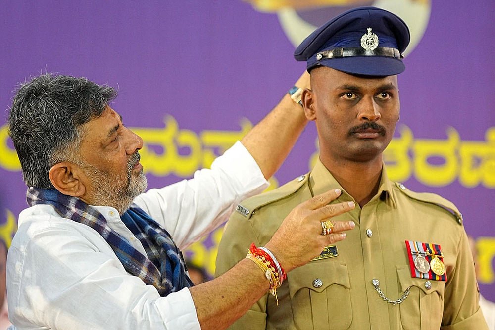 Karnataka Police receive new navy-blue peak caps
