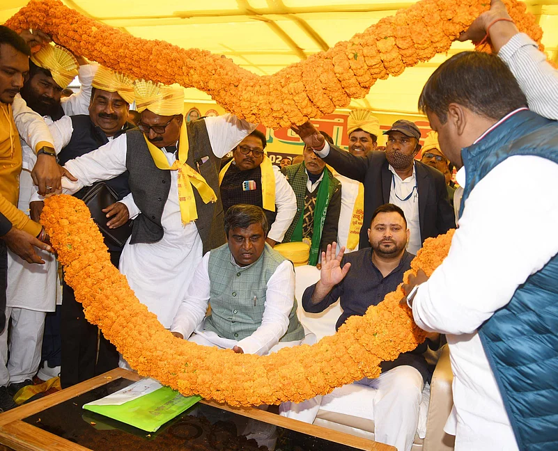 RJD leader Tejashwi Yadav with Ranvijay Sahu MAL