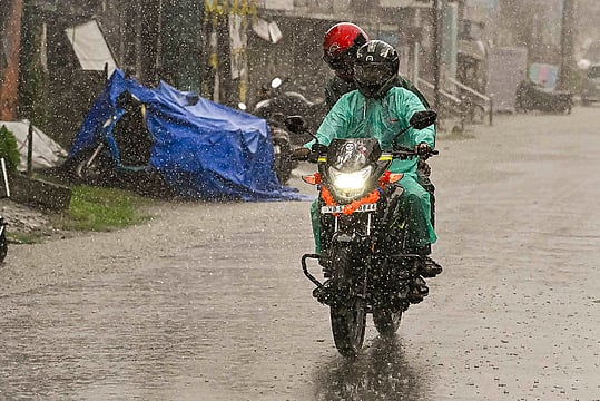 Cyclone Montha Update: Weakened System Triggers Heavy Rainfall in West Bengal and Gujarat