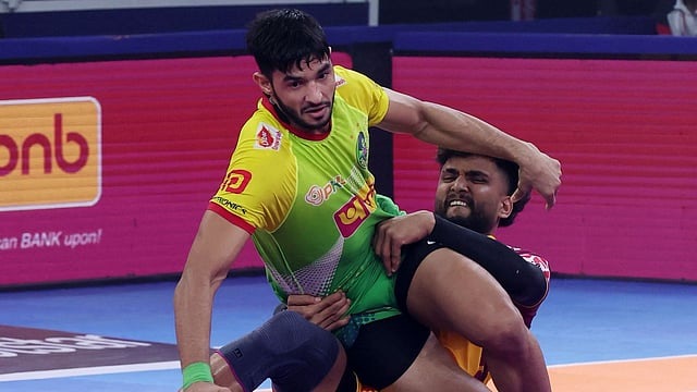 PKL 2025: Telugu Titans Reach Qualifier 2 After Ending Patna Pirates’ Winning Streak