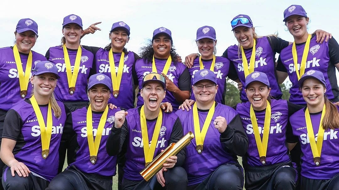 X/WBBL : Hobart Hurricanes celebrate after winning the Women's T20 Spring Challenge 2025 final against Brisbane Heat.