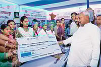 | Source: X : Eye on Voters: Chief Minister 
Nitish Kumar at a stall set up by JEEViKa didis in Muzaffarpur 