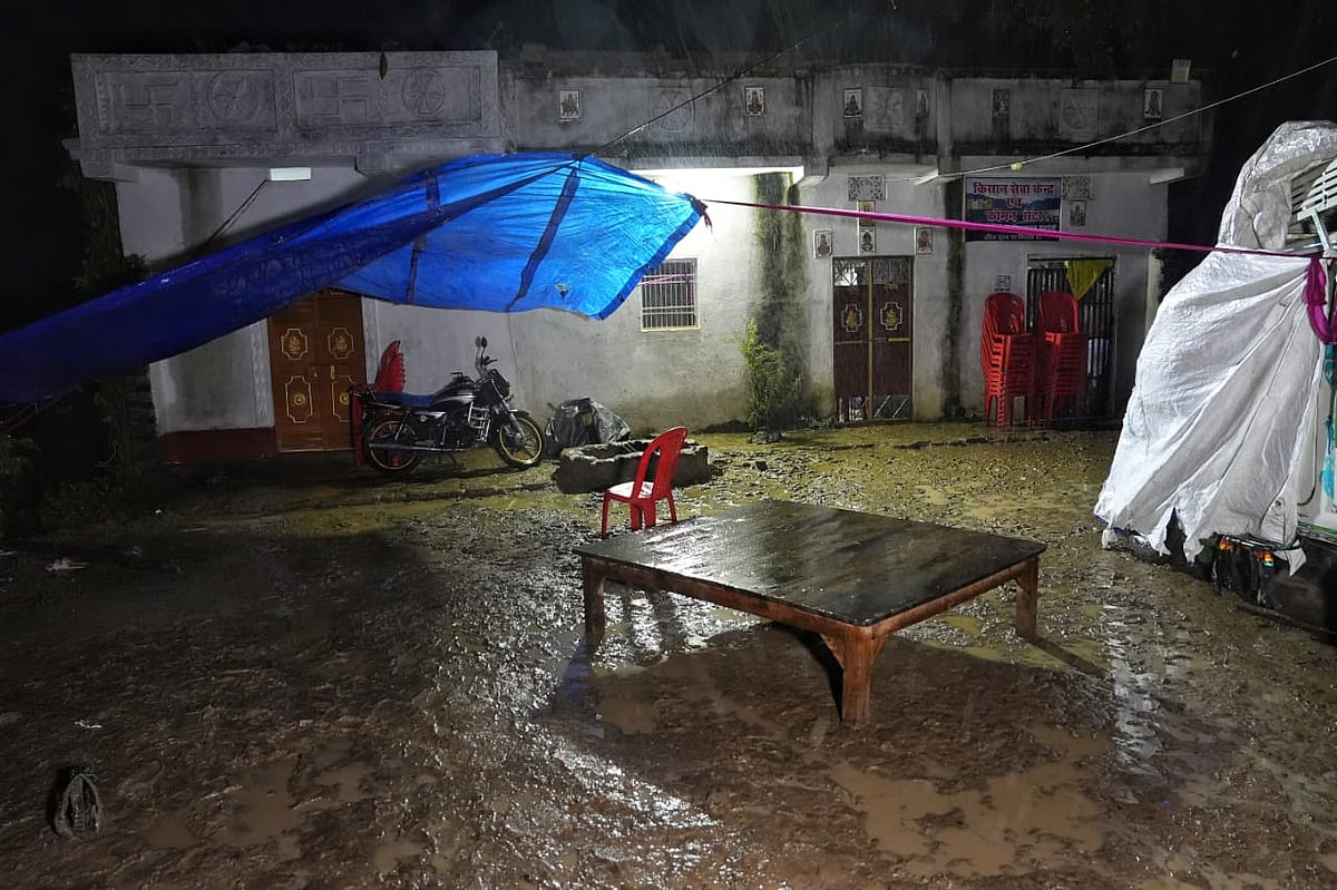 The empty lawn of Dularchand's house in Tartar in Mokama minutes after his dead body was taken for last rites on Friday evening, 31st October

 -  Suresh pandey