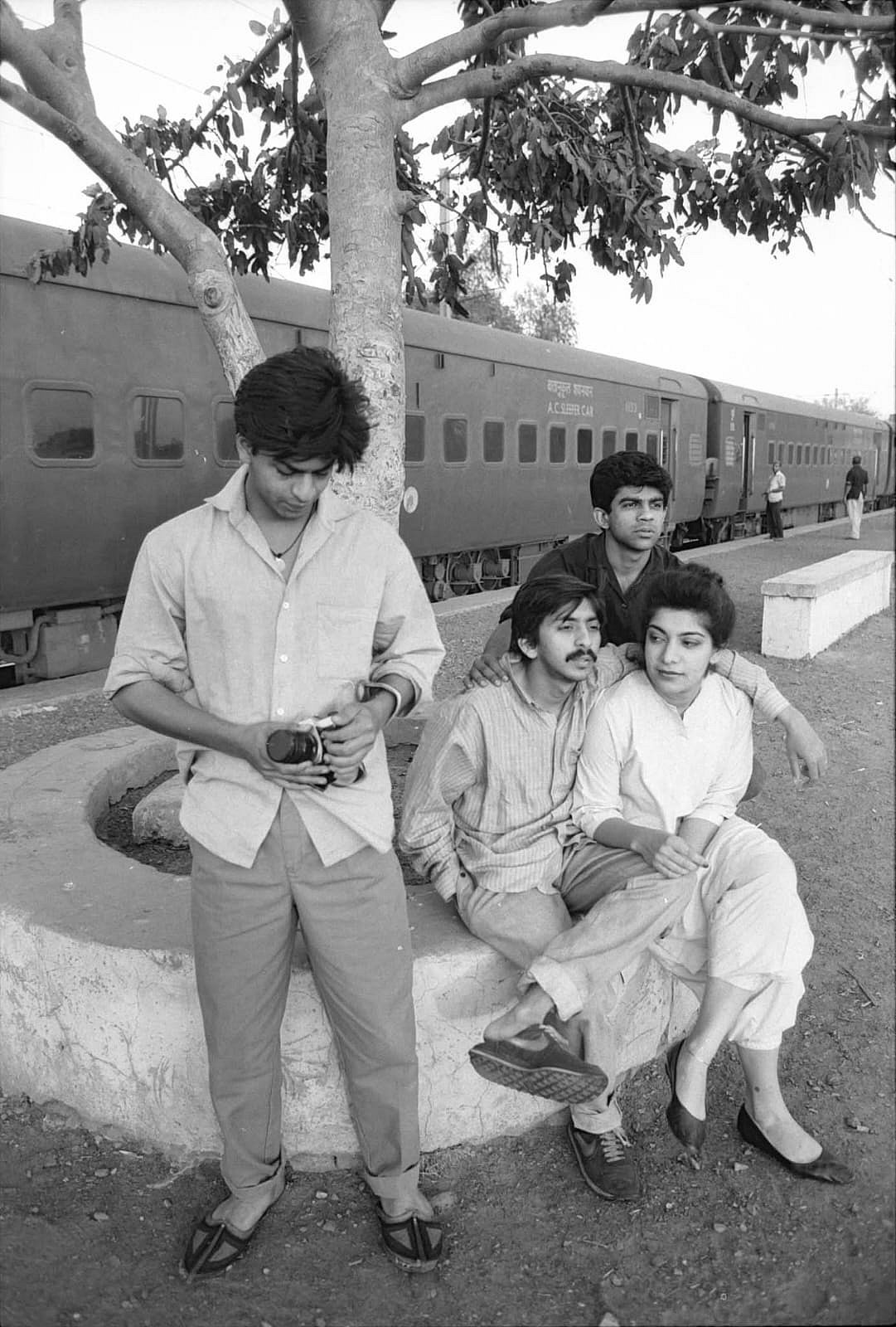 SRKs early days with friends