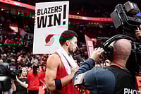 Portland Trail Blazers 109-107 Denver Nuggets, NBA Cup: Grant Hits Last-Ditch Free Throws | Photo: AP/Ali Gradischer : Portland Trail Blazers forward Toumani Camara, center, gives a post game interview after the Blazers NBA Cup basketball win over the Denver Nuggets game in Portland, Ore.