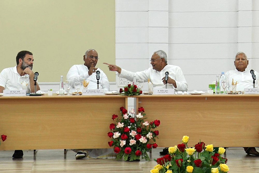 Bihar Election 2025: The many turns of Nitish: Nitish with Rahul gandhi