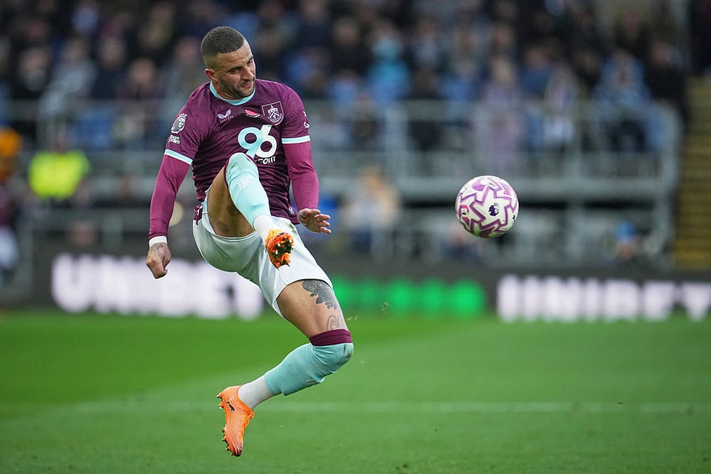 English Premier League 2025-26 Burnley vs Arsenal football photos_Kyle Walker