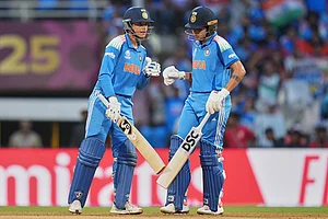 | Photo: AP/Rafiq Maqbool : India's Shafali Verma, right, and India's Smriti Mandhana celebrate after hitting a four during the ICC Women's Cricket World Cup final match between India and South Africa in Navi Mumbai.