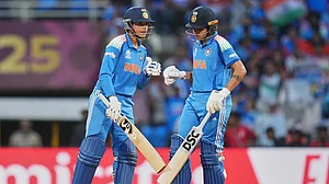| Photo: AP/Rafiq Maqbool : India's Shafali Verma, right, and India's Smriti Mandhana celebrate after hitting a four during the ICC Women's Cricket World Cup final match between India and South Africa in Navi Mumbai.