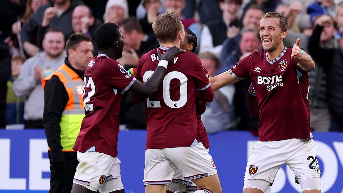 West Ham celebrate their win over Newcastle - null