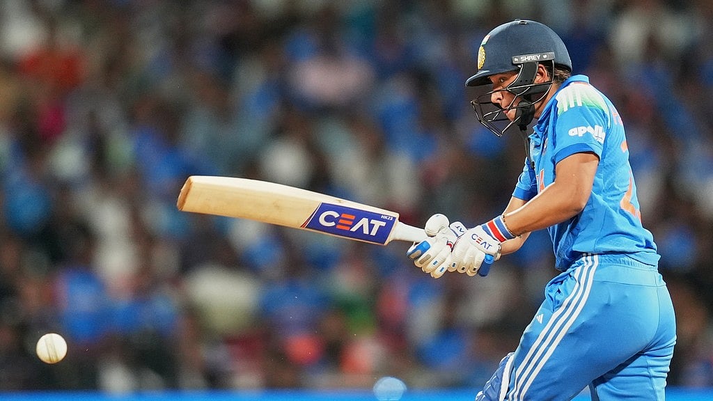 Harmanpreet Kaur bats during the India vs South Africa final of ICC Women's World Cup 2025 in Navi Mumbai. - Photo: AP