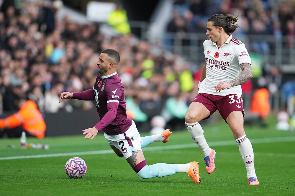 English Premier League 2025-26 Burnley vs Arsenal football photos_Kyle Walker
